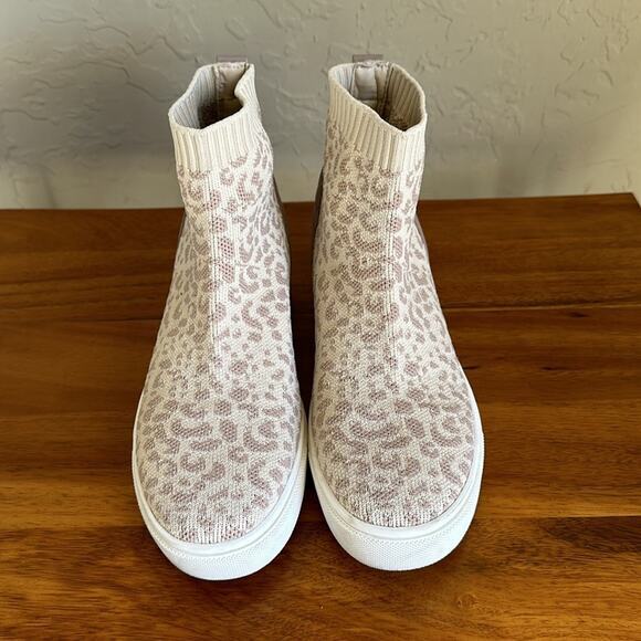JustFab Kayden Sock Sneaker cream animal print size 6 - Picture 3 of 4